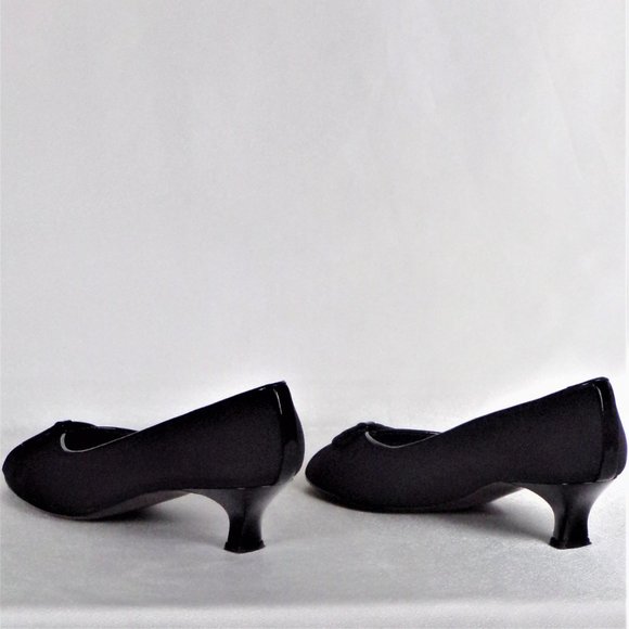 STUART WEITZMAN size 8M black low-heel open-toe pumps fabric uppers - Picture 10 of 16